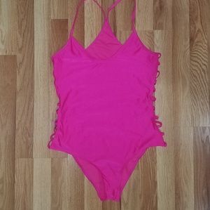 *NWOT* One piece bathing suit